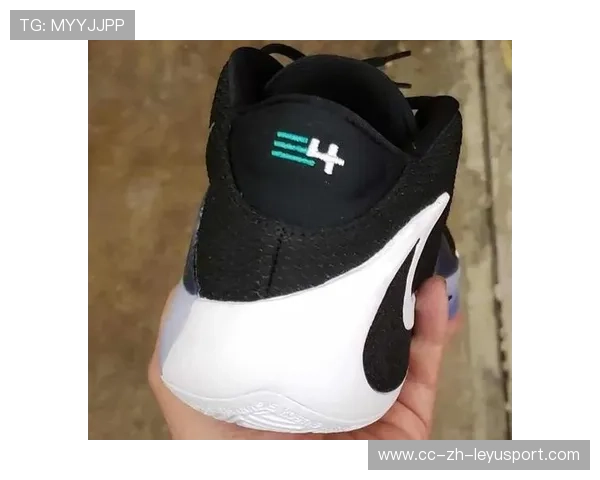 字母哥被拍与邻居开派对,平易近人的形象圈粉 字母哥被拍与邻居开派对,平易近人的形象圈粉