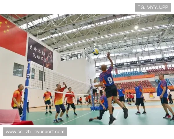 “短柄墙球:高新区全民健身馆,比赛不止是对抗,更是智商与反应速度的比拼” “短柄墙球:高新区全民健身馆,比赛不止是对抗,更是智商与反应速度的比拼”